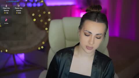 Olivia online show from 11, 3, 2026