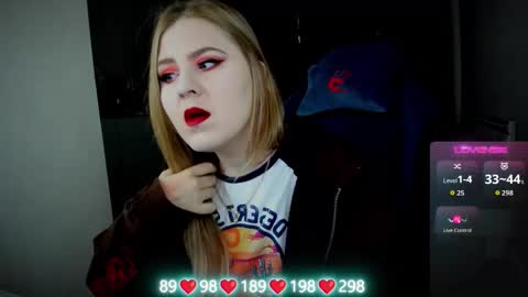 Snapshot of oliviamunk chatting on 20, 9, 2025 . online show from 20, 9, 2025
