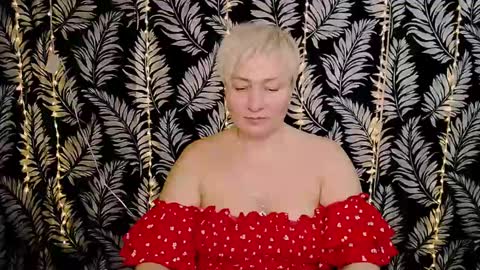 Kelly online show from 6, 3, 2025