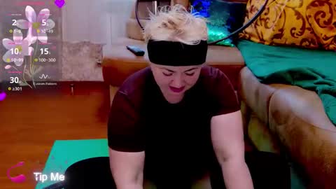 oliviaparadise online show from 28, 3, 2026