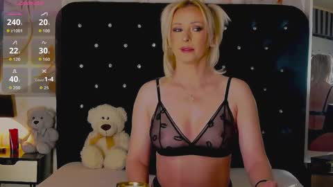 Snapshot of oliviashaw22 chatting on 3, 5, 2026 Olivia online show from 3, 5, 2026