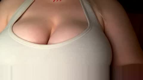 Snapshot of oliviaskies chatting on 16, 12, 2025 Olivia baby online show from 16, 12, 2025