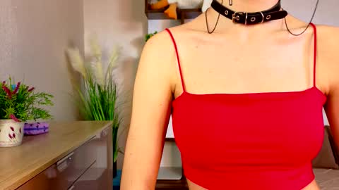 Snapshot of oliviastanton chatting on 28, 10, 2025 oliviastanton online show from 28, 10, 2025