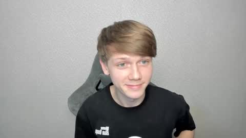 Snapshot of olvr_zoolander chatting on 7, 2, 2026 Oliver and Mira online show from 7, 2, 2026