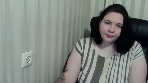 Snapshot of olyafire chatting on 4, 11, 2025 OlyaFire online show from 4, 11, 2025