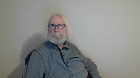 Snapshot of onanister chatting on 31, 12, 2024 Somewhere over the rainbow online show from 31, 12, 2024