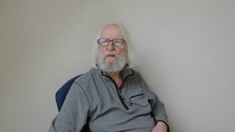 Snapshot of onanister chatting on 4, 1, 2025 Somewhere over the rainbow online show from 4, 1, 2025
