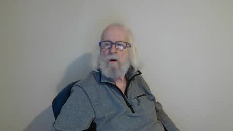 Snapshot of onanister chatting on 5, 1, 2025 Somewhere over the rainbow online show from 5, 1, 2025