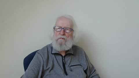 Snapshot of onanister chatting on 5, 3, 2025 Somewhere over the rainbow online show from 5, 3, 2025