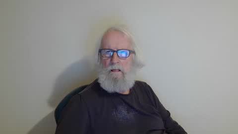 Snapshot of onanister chatting on 10, 3, 2025 Somewhere over the rainbow online show from 10, 3, 2025