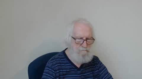 Snapshot of onanister chatting on 28, 9, 2025 Somewhere over the rainbow online show from 28, 9, 2025