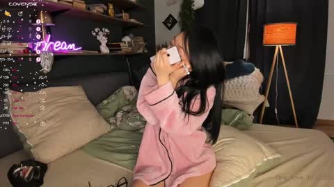 Snapshot of one_1ove chatting on 10, 2, 2025 Ana online show from 10, 2, 2025