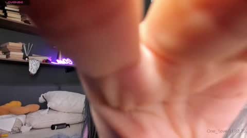 Snapshot of one_1ove chatting on 1, 3, 2025 Ana online show from 1, 3, 2025