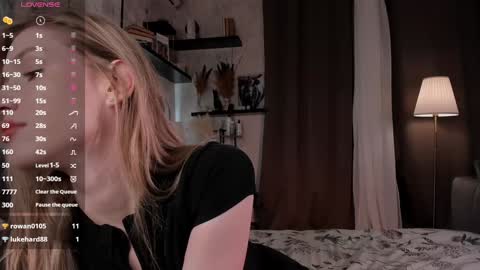 Snapshot of one_1ove chatting on 15, 10, 2025 Ana online show from 15, 10, 2025