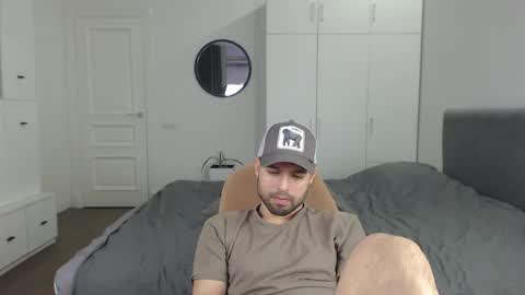 onebestlover online show from 25, 2, 2025