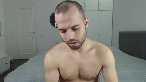 onebestlover online show from 8, 3, 2025