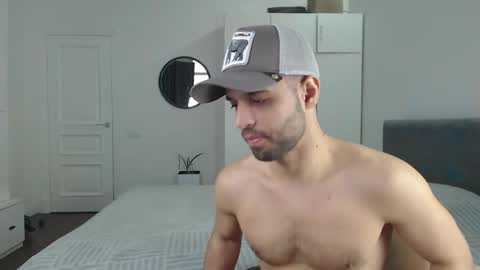 onebestlover online show from 9, 3, 2025