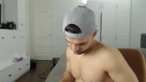 onebestlover online show from 11, 4, 2026