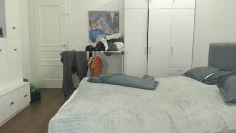 onebestlover online show from 30, 6, 2026
