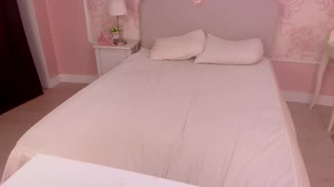 Nicole online show from 24, 12, 2024