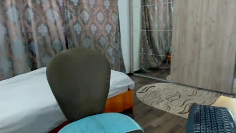 oneboy1x1 online show from 11, 7, 2026