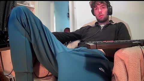 onesieboyx online show from 24, 2, 2025