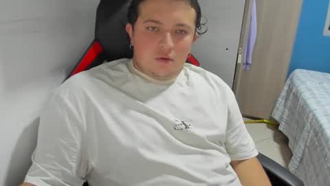 Andres INDEPENDENT MODEL online show from 9, 11, 2025