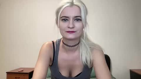 Snapshot of onika_cox chatting on 10, 10, 2025 Onika online show from 10, 10, 2025