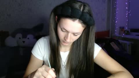 Snapshot of only_ubutterfly chatting on 28, 11, 2025 Amalia online show from 28, 11, 2025