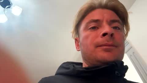 onlyloveyoutwice2016 online show from 25, 9, 2025