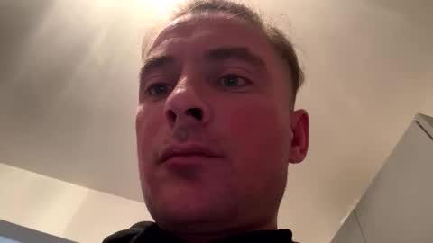 onlyloveyoutwice2016 online show from 6, 3, 2026