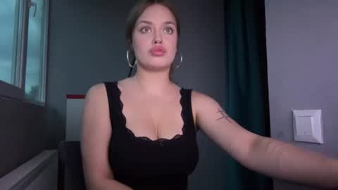 Snapshot of onlymiababe chatting on 7, 7, 2026 Mia online show from 7, 7, 2026