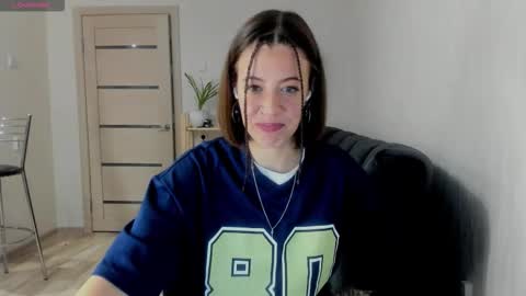 Snapshot of oops_britney chatting on 30, 10, 2025 Britney online show from 30, 10, 2025