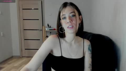 Snapshot of oops_britney chatting on 2, 12, 2025 Britney online show from 2, 12, 2025