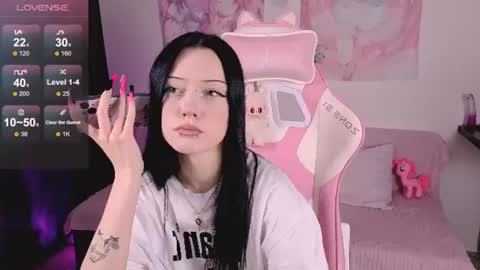 Snapshot of ophelia_amber chatting on 9, 6, 2026 Ophelia online show from 9, 6, 2026