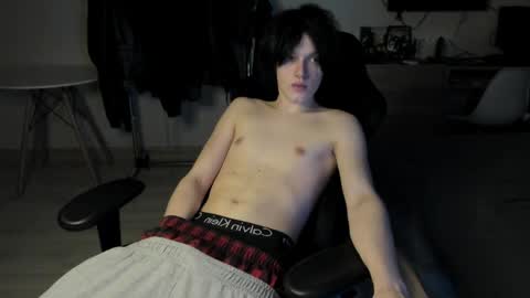 Bella and John online show from 4, 4, 2026