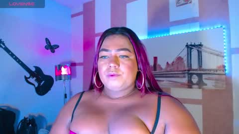 Snapshot of opraxbell chatting on 17, 12, 2025 OpraxBell online show from 17, 12, 2025