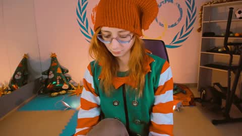Orianna -  Hi Im into geek culture cosplay crafting LARP games. Shall we play DnD online show from 26, 12, 2024