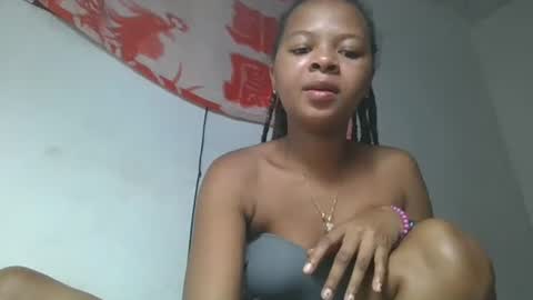 Snapshot of ornellahhh chatting on 19, 10, 2025 ornellahhh online show from 19, 10, 2025