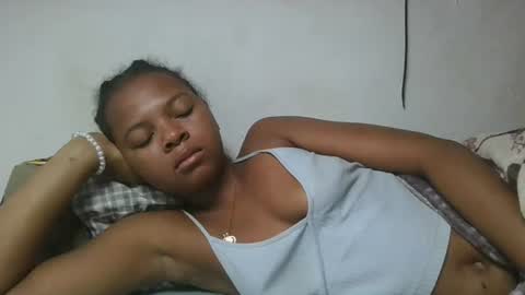 Snapshot of ornellahhh chatting on 21, 10, 2025 ornellahhh online show from 21, 10, 2025