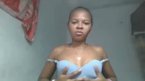 Snapshot of ornellahhh chatting on 22, 10, 2025 ornellahhh online show from 22, 10, 2025