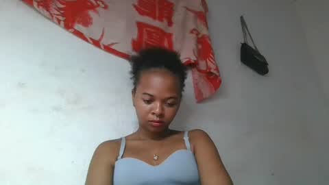 Snapshot of ornellahhh chatting on 2, 11, 2025 ornellahhh online show from 2, 11, 2025