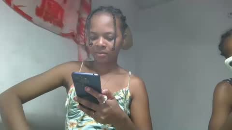 Snapshot of ornellahhh chatting on 12, 11, 2025 ornellahhh online show from 12, 11, 2025