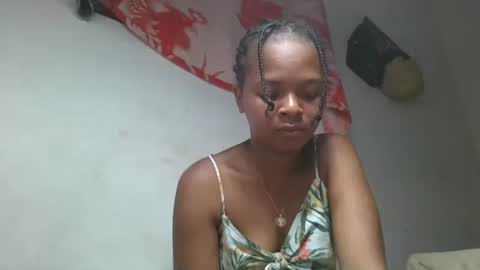 Snapshot of ornellahhh chatting on 12, 11, 2025 ornellahhh online show from 12, 11, 2025