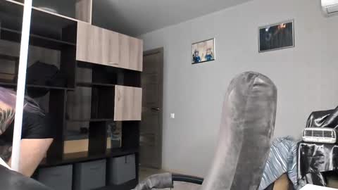 Snapshot of orvadowden chatting on 12, 10, 2025 Milana online show from 12, 10, 2025