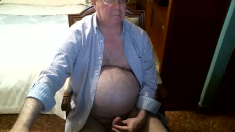 Snapshot of oscarw chatting on 17, 12, 2025 Oscar online show from 17, 12, 2025