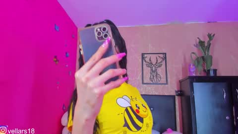 Snapshot of osiris_doll chatting on 22, 9, 2025 vella online show from 22, 9, 2025