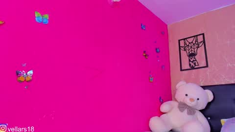 Snapshot of osiris_doll chatting on 28, 9, 2025 vella online show from 28, 9, 2025