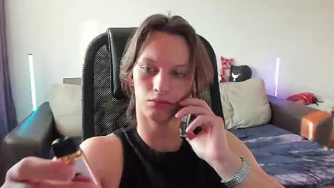 Snapshot of ostin_meoww chatting on 15, 6, 2026 Ostin online show from 15, 6, 2026