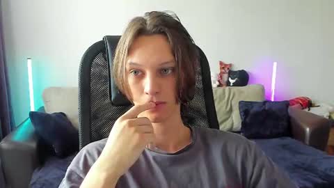 Snapshot of ostin_meoww chatting on 18, 6, 2026 Ostin online show from 18, 6, 2026